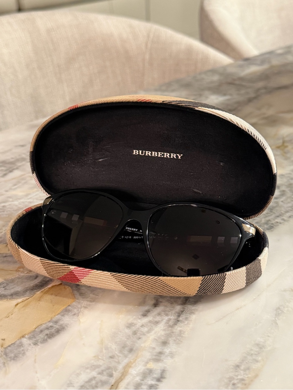 BURBERRY BE 4216 3001T3 Black cat eye Polarized grey gradient sunglasses - Picture 6 of 16